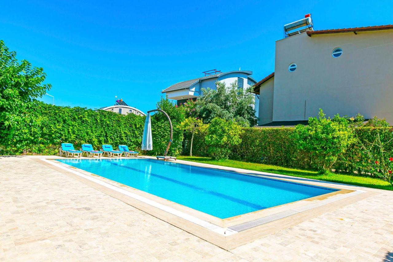 Paradise Town Villa Alison 베렉 외부 사진